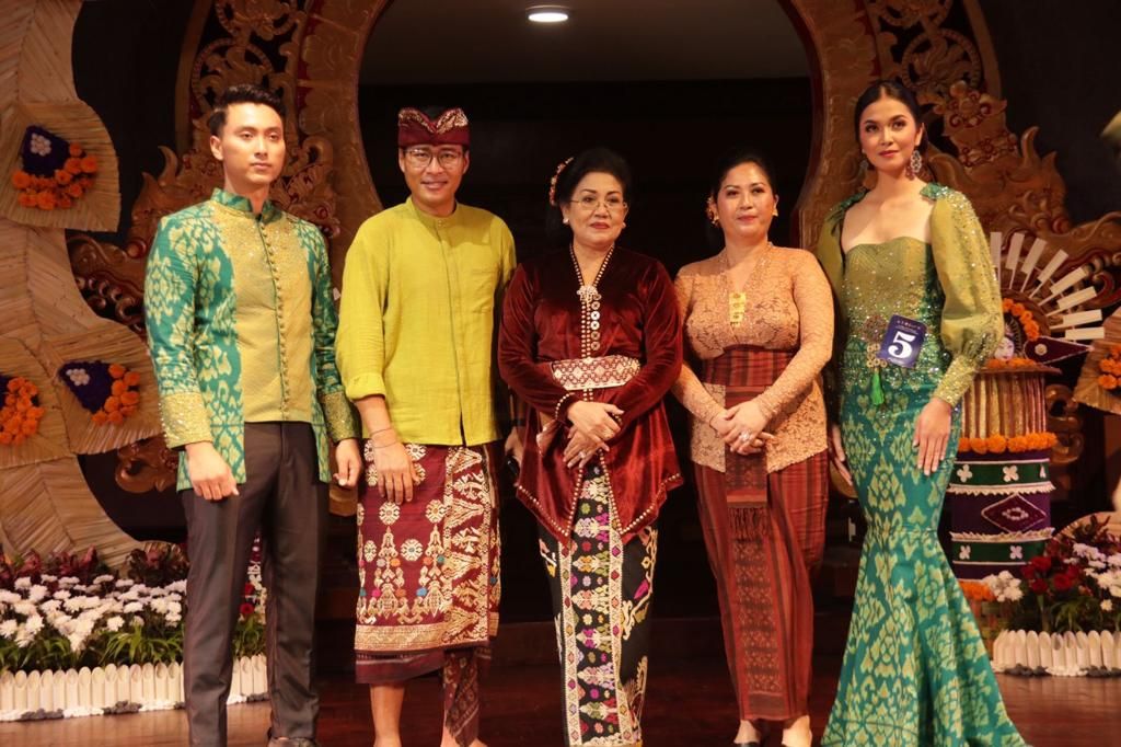 podiumnews.com-Tabanan Juara Pertama Busana Malam di PKB  